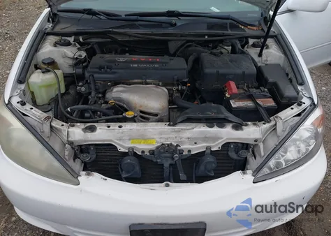 2004 Toyota Camry Le z USA, uszkodzony, nr VIN 4T1BE32K34U302144